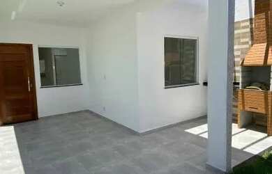 Imagem: A casa possui 2 Dormitórios, 2 Banheiros, 2 Vagas na garagem