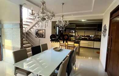 Imagem: A casa em condomínio possui 5 Dormitórios, 4 Banheiros, 2