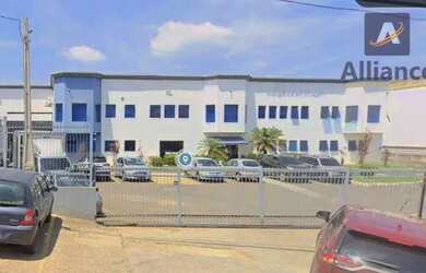 Imagem: O depósito possui 5 Vagas na garagem, 3.400m² de Área e