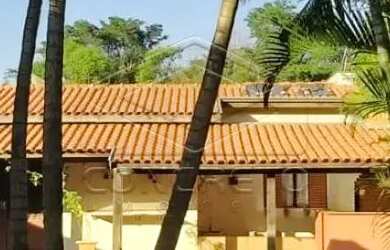 Imagem: A casa possui 1 Dormitório, 2 Banheiros, 1 Vaga na garagem