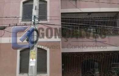 Imagem: O depósito possui 5 Vagas na garagem, 140m² de Área e está