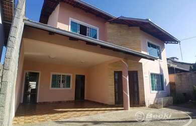 Imagem 1: Casa no bairro Itaum, Joinville 126m², 4 dormitórios, 1 suíte, 4 banheiros...