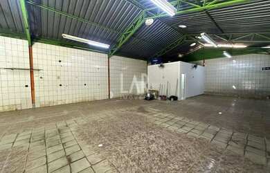 Imagem: O depósito possui 200m² de Área e está localizado em Itatiaia