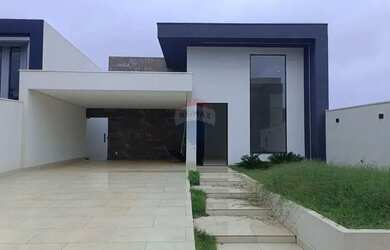 Imagem: A casa possui 3 Dormitórios, 5 Banheiros e 350m² de Área