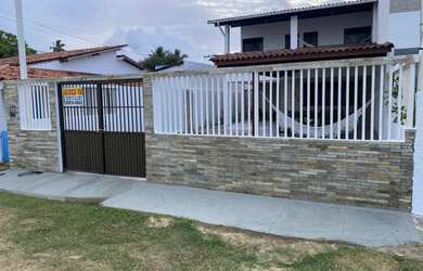 Imagem: A casa possui 4 Dormitórios, 3 Banheiros, 5 Vagas na garagem