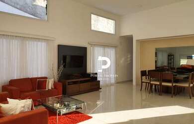 Imagem: A casa em condomínio possui 5 Dormitórios, 5 Banheiros, 5