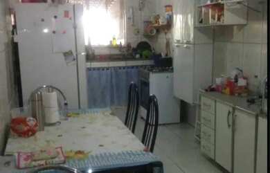 Imagem: A casa possui 2 Dormitórios, 1 Banheiro, 53m² de Área e Varanda