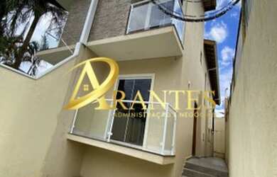 Imagem: A casa possui 3 Dormitórios, 3 Banheiros, 2 Vagas na garagem