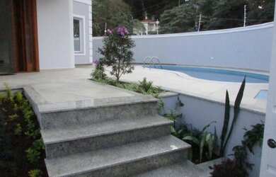 Imagem 3: Maravilhoso sobrado novo com piscina e privacidade