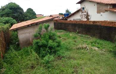 Imagem: O terreno possui 360m² de Área e está localizado em Parque