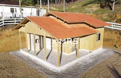 Imagem: A chácara possui 3.000m² de Área e está localizado em Canelinha