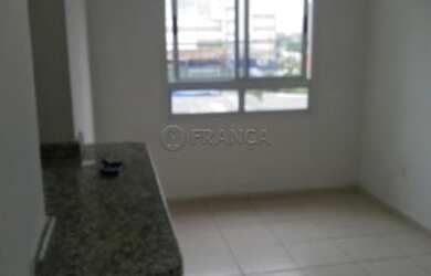 Imagem: O apartamento possui 1 Dormitório, 1 Banheiro, 1 Vaga na garagem