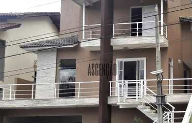 Imagem: A casa em condomínio possui 4 Dormitórios, 5 Banheiros, 5