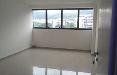 Imagem: O depósito possui 1 Vaga na garagem, 21m² de Área e está