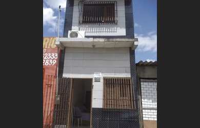 Imagem: A casa possui 2 Dormitórios, 1 Banheiro e está localizado