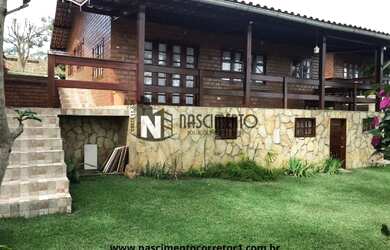 Imagem: A casa em condomínio possui 4 Dormitórios, 3 Banheiros, 3