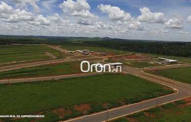 Imagem: O terreno possui 360m² de Área e está localizado em Senador