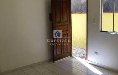 Imagem: A casa possui 2 Dormitórios, 1 Banheiro, 1 Vaga na garagem