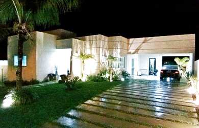 Imagem: A casa em condomínio possui 4 Dormitórios, 3 Banheiros, 2