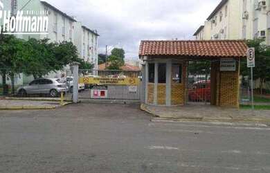 Imagem: O apartamento possui 2 Dormitórios, 1 Banheiro, 1 Vaga na garagem