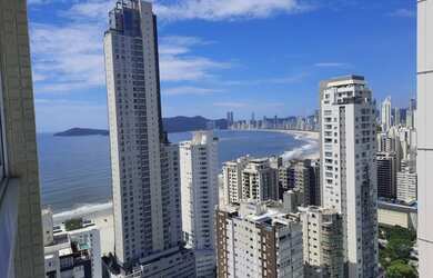 Imagem: O apartamento possui 4 Dormitórios, 4 Banheiros, 2 Vagas na