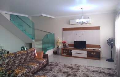 Imagem 2: Linda Mansão 4Q com Quintal 360 m² em Condomínio de Alto Padrão