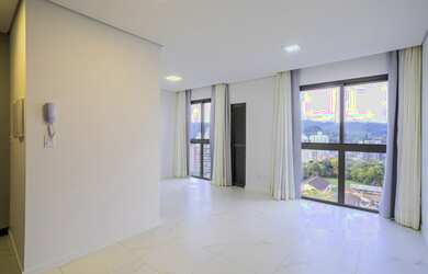 Imagem: O apartamento possui 1 Dormitório, 1 Banheiro, 1 Vaga na garagem