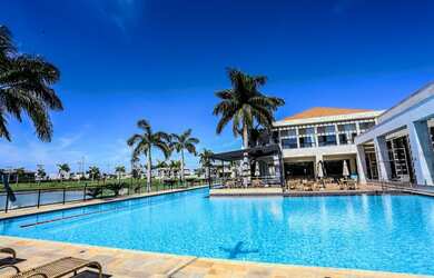 Imagem: O terreno possui 400m² de Área, Imóvel novo e está localizado