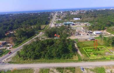 Imagem: O terreno e está localizado em Itapoá, SC à venda por R$190.000