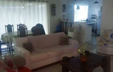 Imagem: A casa possui 3 Dormitórios, 2 Vagas na garagem e está localizado