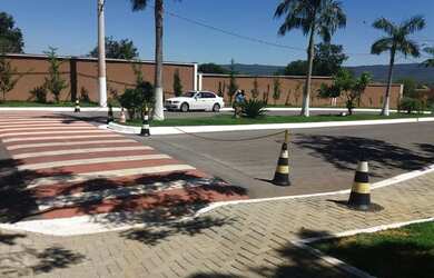 Imagem: O terreno possui 360m² de Área, Imóvel novo e está localizado