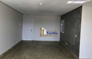 Imagem: O apartamento possui 3 Dormitórios, 1 Banheiro, 4 Vagas na