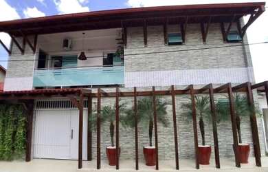 Imagem: A casa em condomínio possui 5 Dormitórios, 5 Banheiros, 4