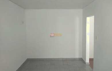 Imagem: A casa possui 1 Dormitório, 1 Banheiro, 40m² de Área e está