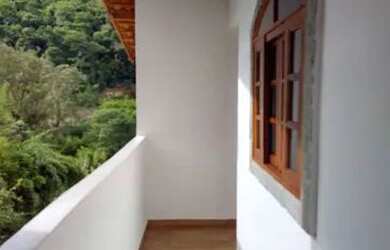 Imagem: A casa possui 1 Dormitório, 1 Banheiro e está localizado