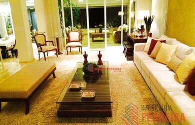 Imagem: A casa em condomínio possui 4 Dormitórios, 5 Banheiros, 5