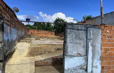 Imagem: O terreno possui 200m² de Área e está localizado em Colônia