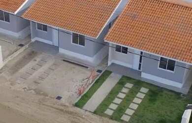 Imagem: A casa em condomínio possui 2 Dormitórios, 1 Banheiro, 2 Vagas