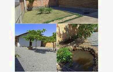 Imagem: A casa possui 2 Dormitórios, 1 Banheiro, 1 Vaga na garagem