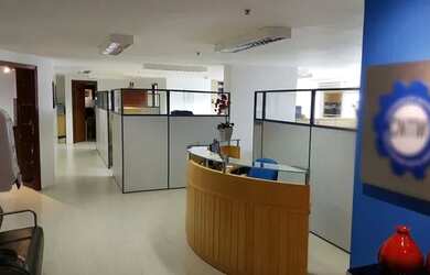 Imagem: O depósito possui 2 Vagas na garagem, 240m² de Área, Imóvel