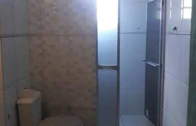 Imagem: A casa possui 2 Dormitórios, 1 Banheiro e está localizado