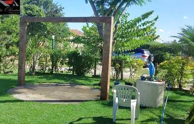 Imagem: A casa em condomínio possui 4 Dormitórios, 2 Banheiros, 2