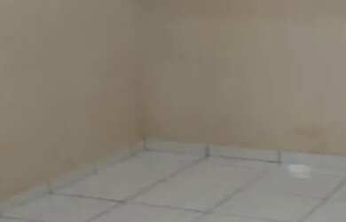 Imagem: A casa possui 1 Dormitório, 1 Banheiro, 2 Vagas na garagem