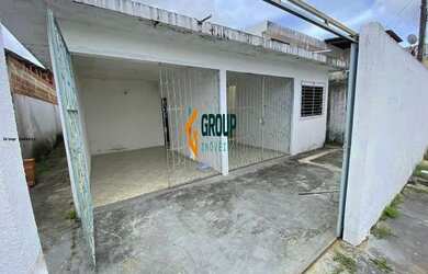 Imagem: A casa possui 3 Dormitórios, 2 Banheiros, 2 Vagas na garagem