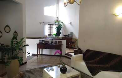 Imagem 7: Casa térrea. Piscina, Guarda roupa, Lareirae2 Vagas na garagem