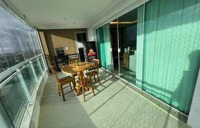 Imagem: O apartamento possui 4 Dormitórios, 5 Banheiros, 2 Vagas na