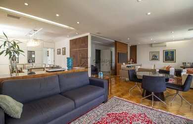 Imagem: O apartamento possui 4 Dormitórios, 2 Banheiros, 3 Vagas na