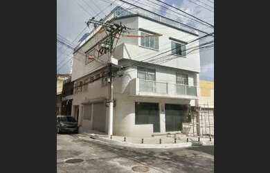 Imagem: A casa possui 1 Dormitório, 1 Banheiro, 1 Vaga na garagem