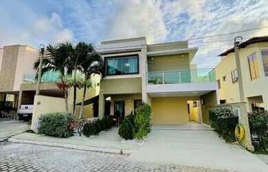 Imagem: A casa em condomínio possui 4 Dormitórios, 5 Banheiros, 2