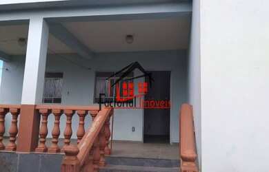 Imagem: A casa possui 3 Dormitórios, 1 Banheiro, 4 Vagas na garagem